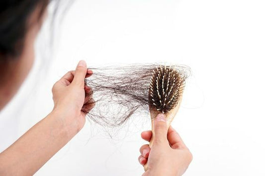 Capire l’alopecia: cos’è e cosa la causa
